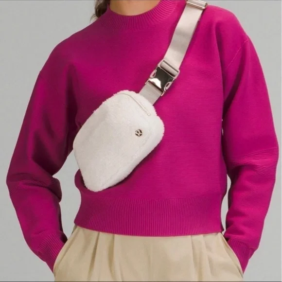 Lululemon Everywhere Belt Bag Fleece white ivory - Picture 4 of 6
